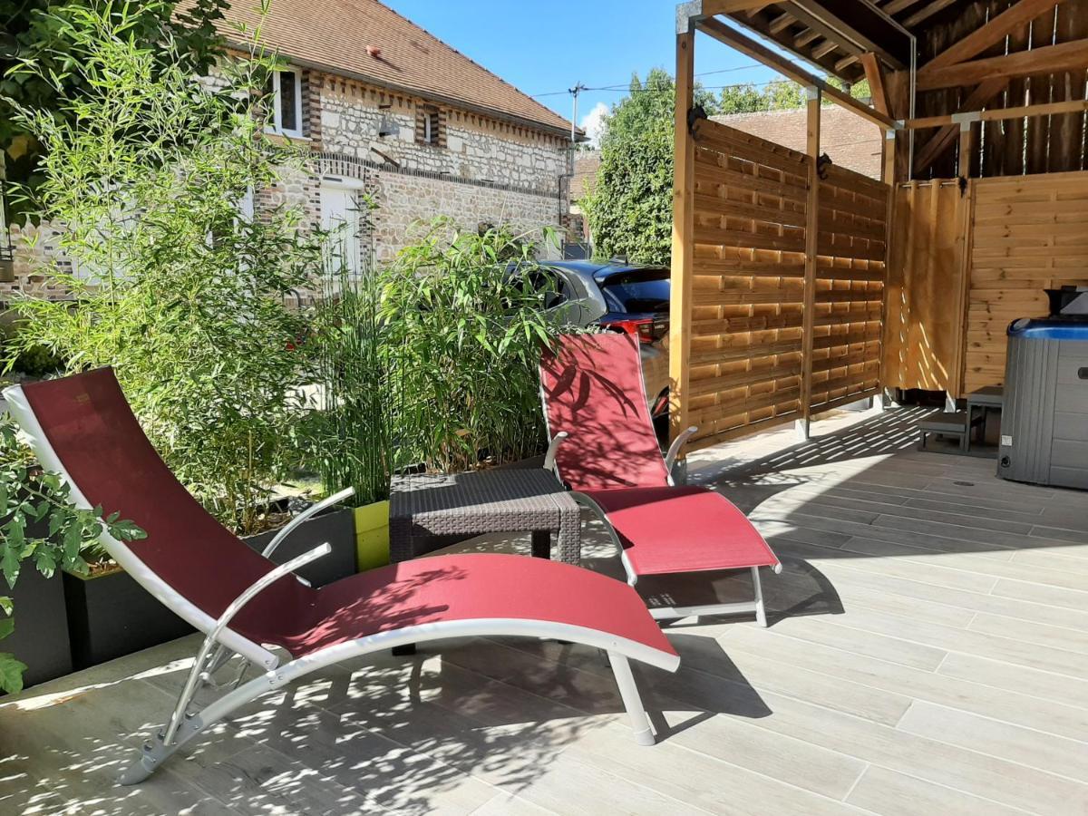 Maison Longere Les Camelias Vinneuf Exterior foto